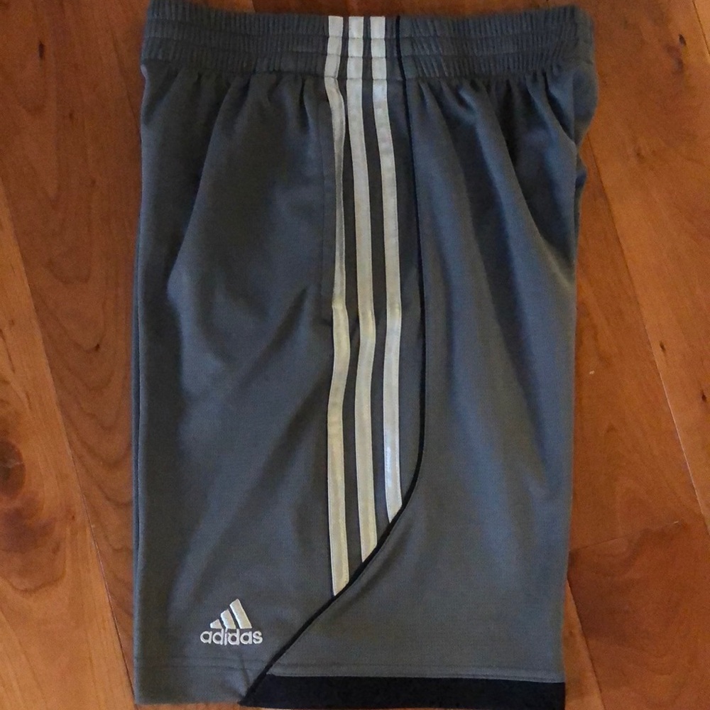 NWOT!! Adidas gray and black shorts w/pockets